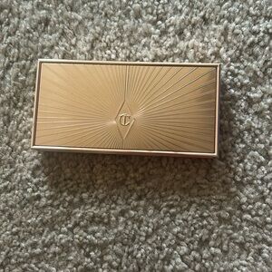 Charolette Tilsbury “Filmstar bronze and glow”.